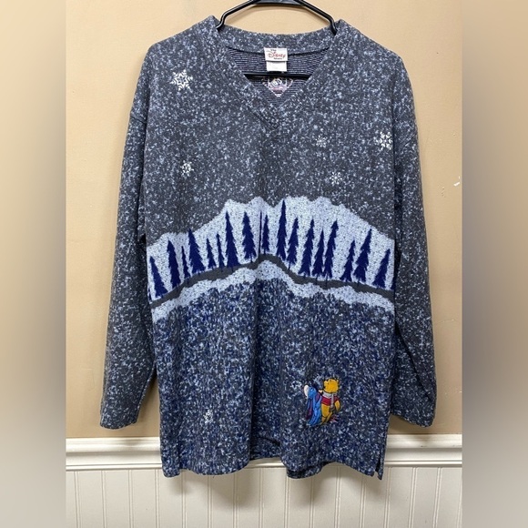 Disney Store Sweater Fleece Pooh Eeyore Gray Snowflakes Trees Holidays  Size L - Picture 1 of 6